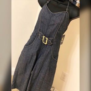 Capris Dark Denim & Gold Halter Jumper